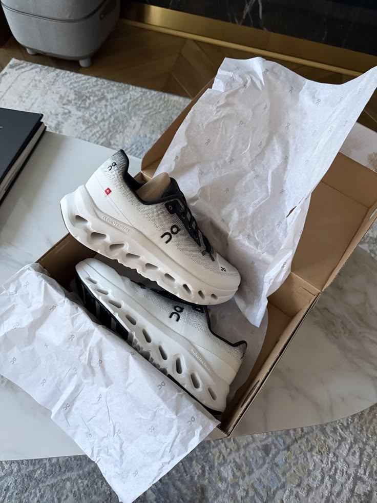 Oncloudtilt  Black/Ivory (Pour Femme)