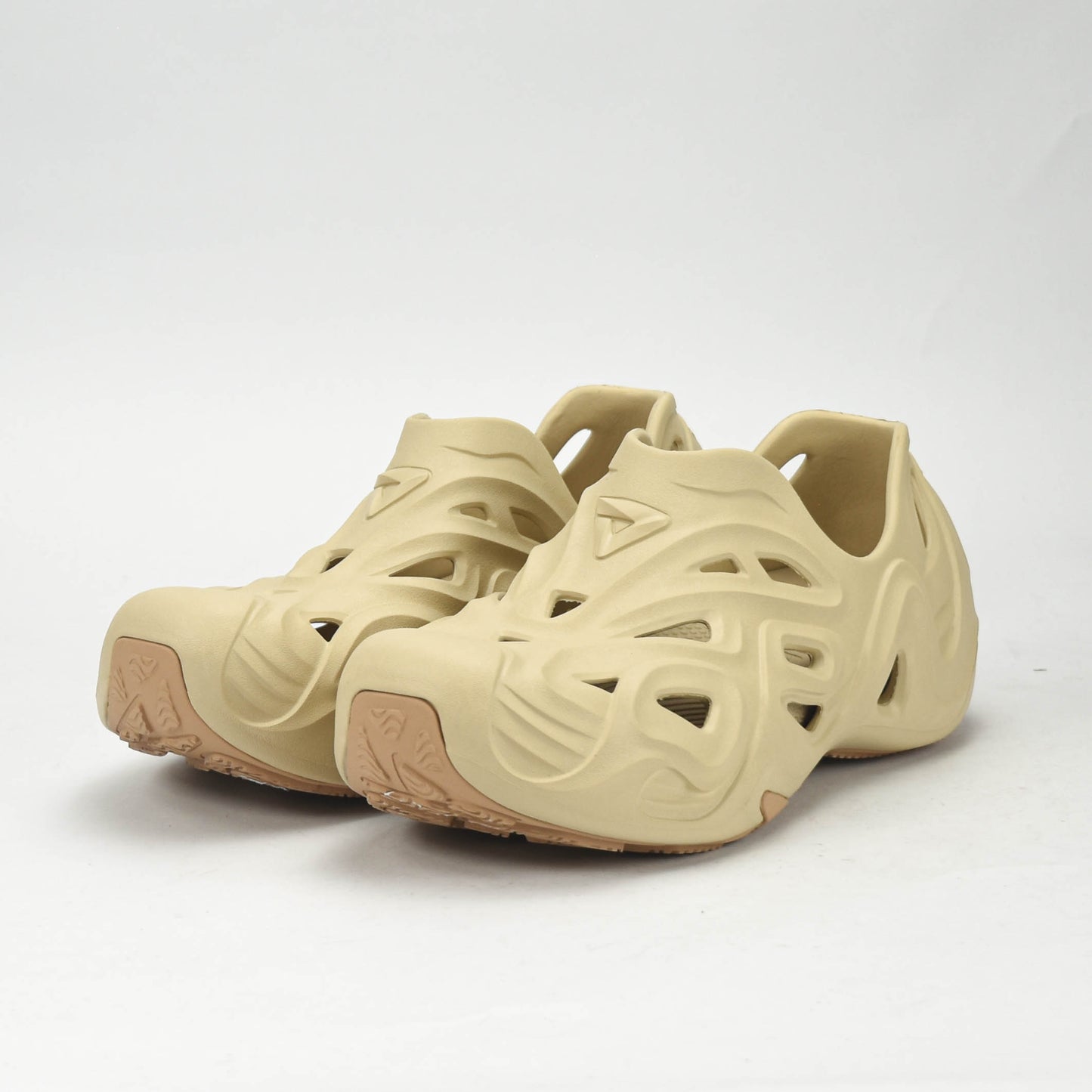 PEAK SANDALS