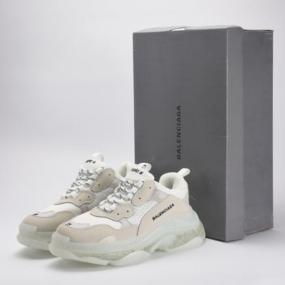 B.a.l.e.n.c.i.a.g.a Triple S White edition