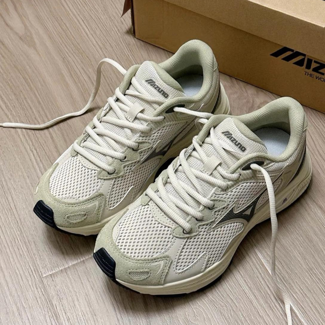 MIZUNO RACER S OARISM D1GH223515