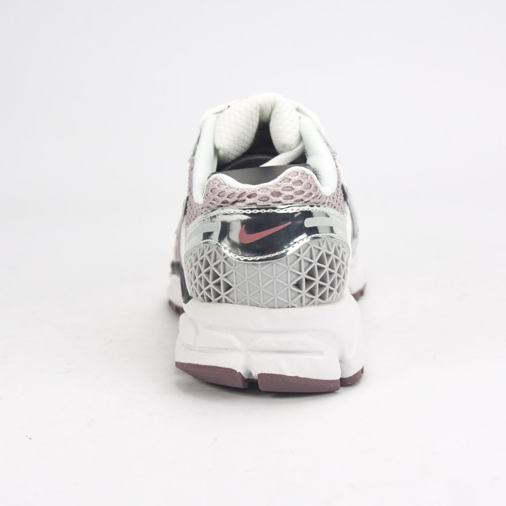 Nike zoom vomero 5 (Femme)