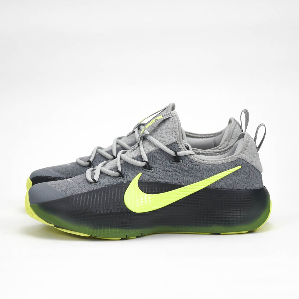 Nike LeBron TR 1 "Dunkman"