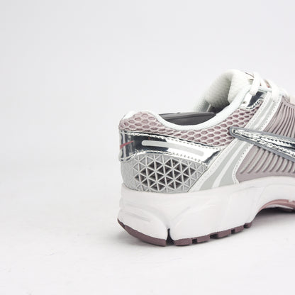 Nike zoom vomero 5 (Femme)