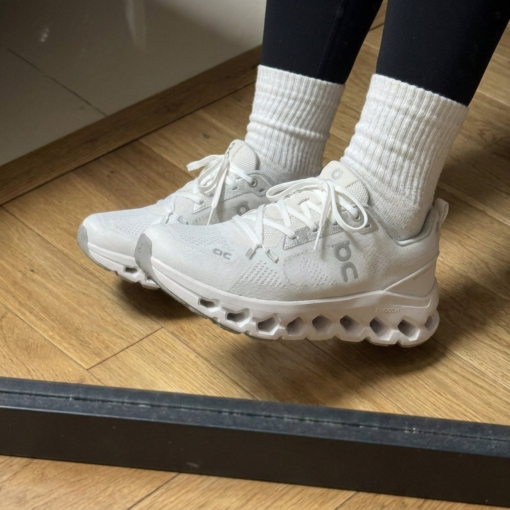 Oncloudtilt White edition ( Pour Femme )