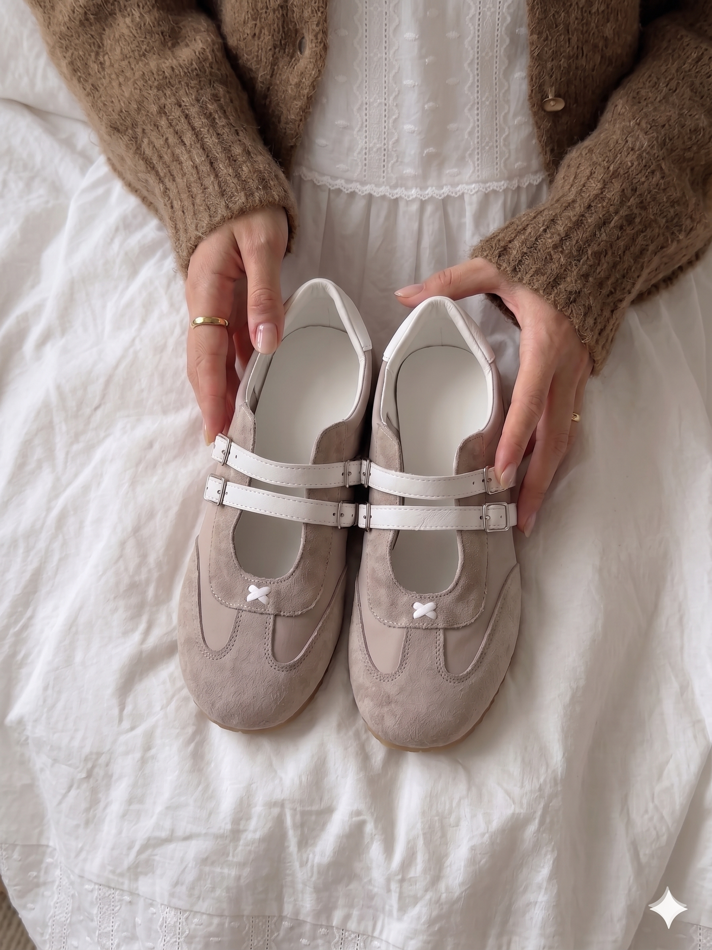 Miu Miu Sneakirina Beige