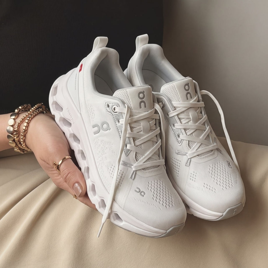Oncloudtilt White edition ( Pour Femme )